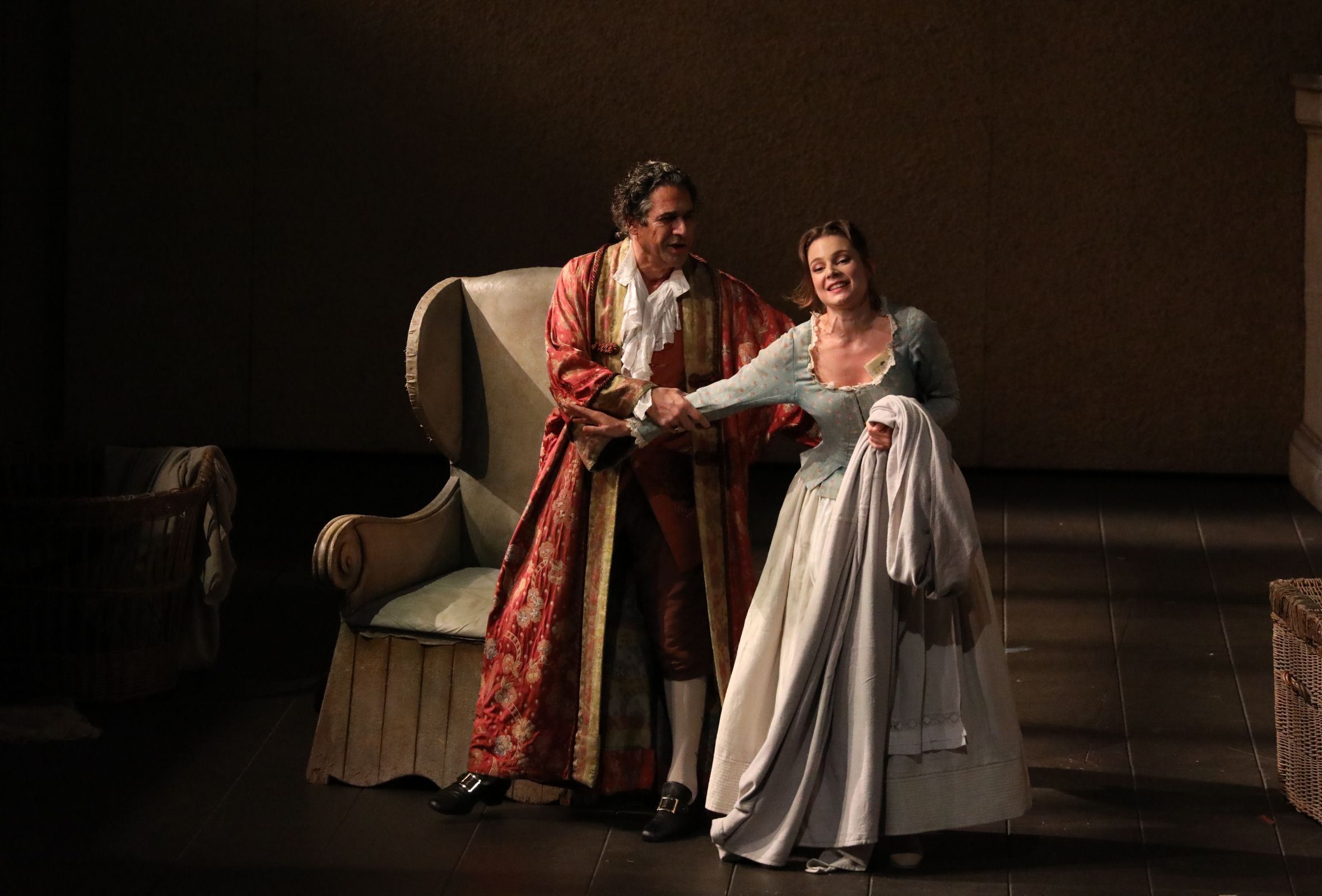 Ildebrando D'Arcangelo (Almaviva) and Benedetta Torre (Susanna) &copy; Brescia &amp; Amisano | Teatro alla Scala