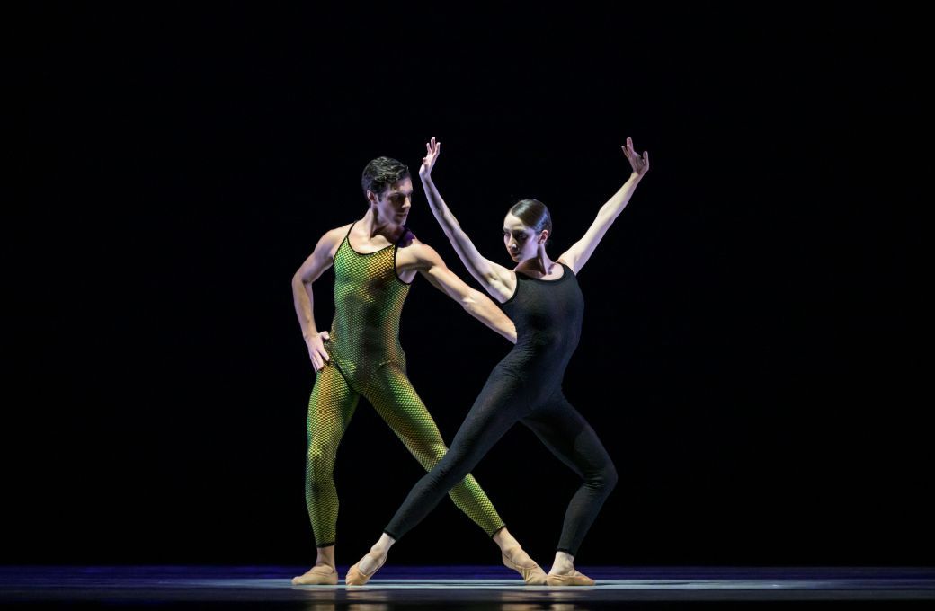 Danilo Lo Monaco and Romina Contreras in Hans van Manen's <i>Frank Bridge Variations</i> &copy; S. Gherciu