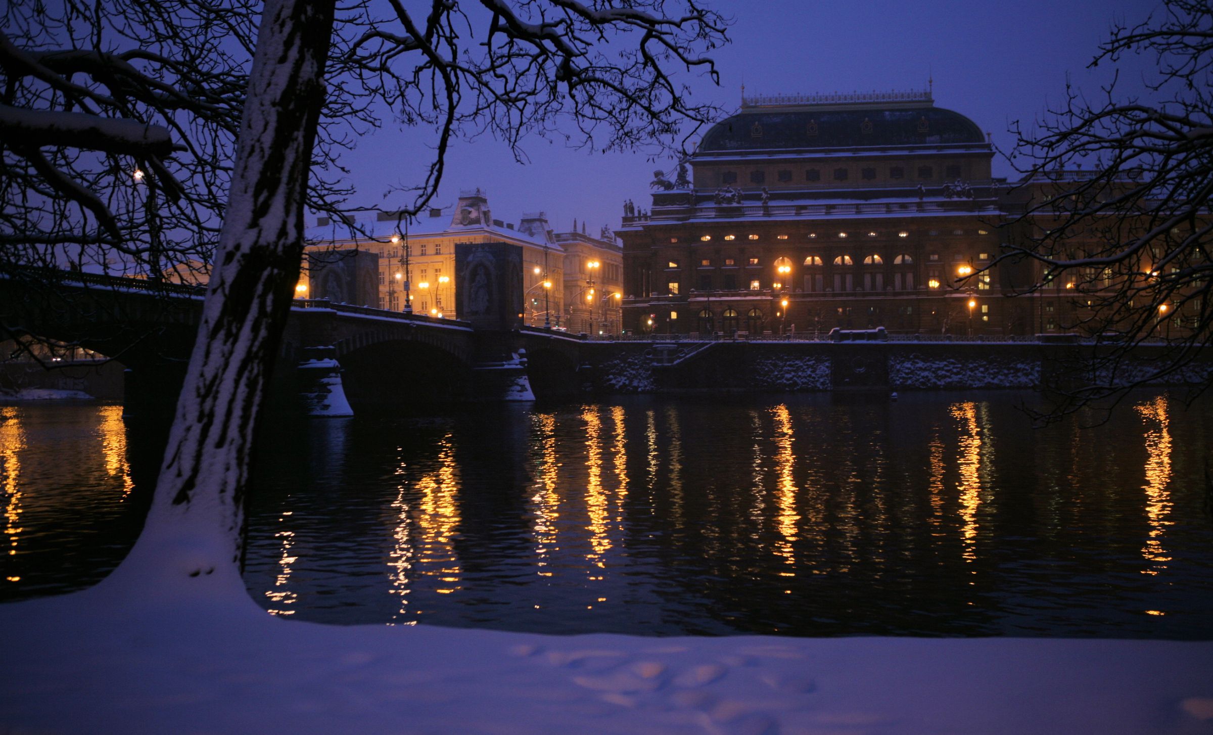 The Prague National Theatre © Miroslav Hurt | Wikimedia Commons