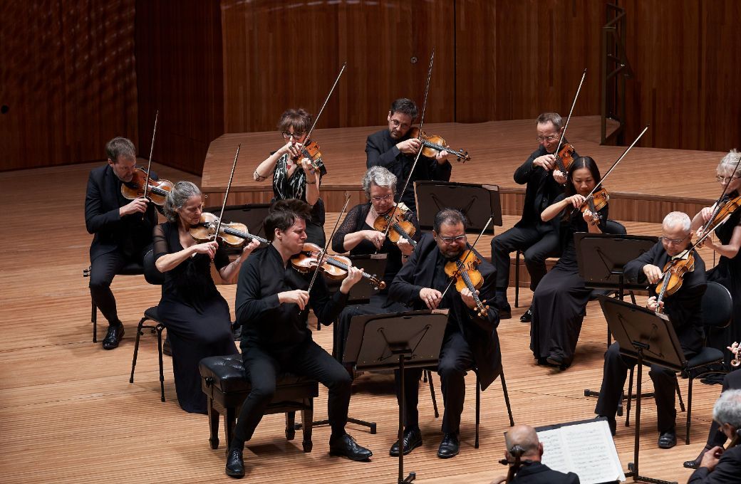 Joshua Bell directs the Academy of St Martin in the Fields &copy; Jay Patel