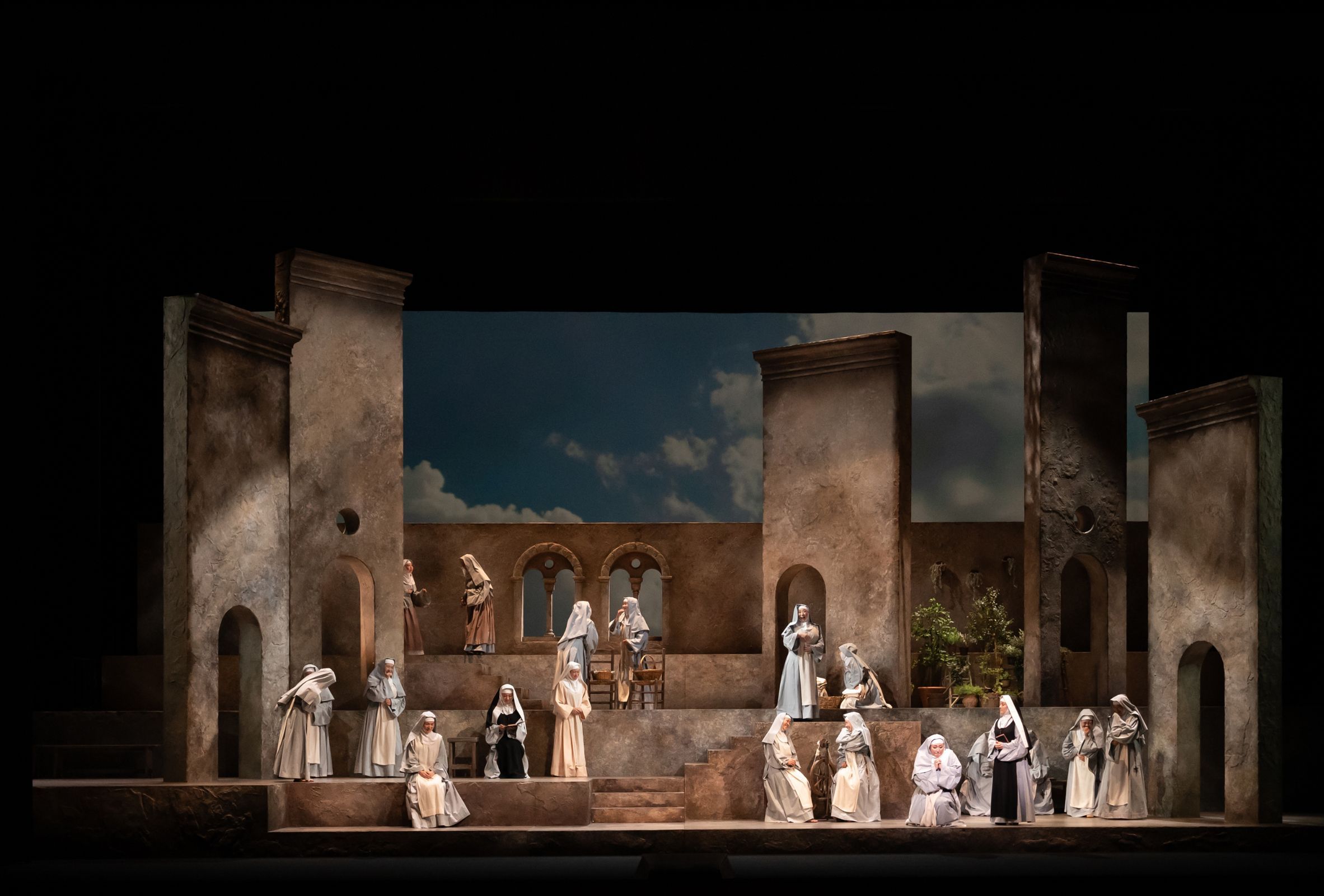 <i>Suor Angelica</i> © Masahiko Terashi | New National Theatre, Tokyo