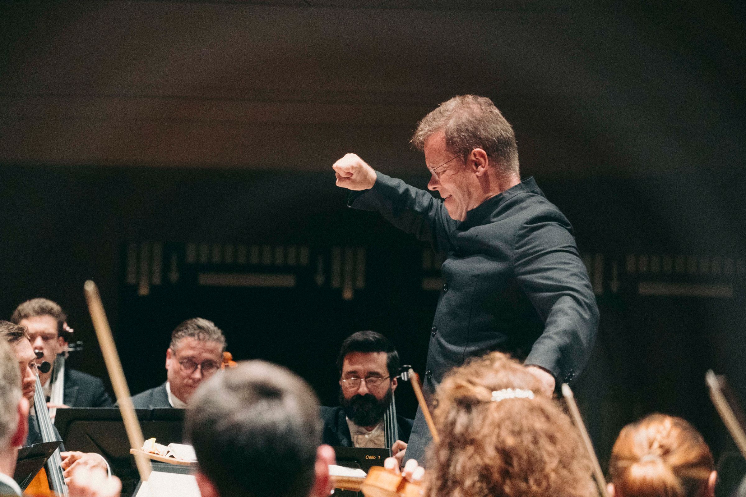 Antony Hermus et le Belgian National Orchestra dans la <i>Huitième Symphonie</i> de Chostakovitch © Belgian National Orchestra – Marin Driguez