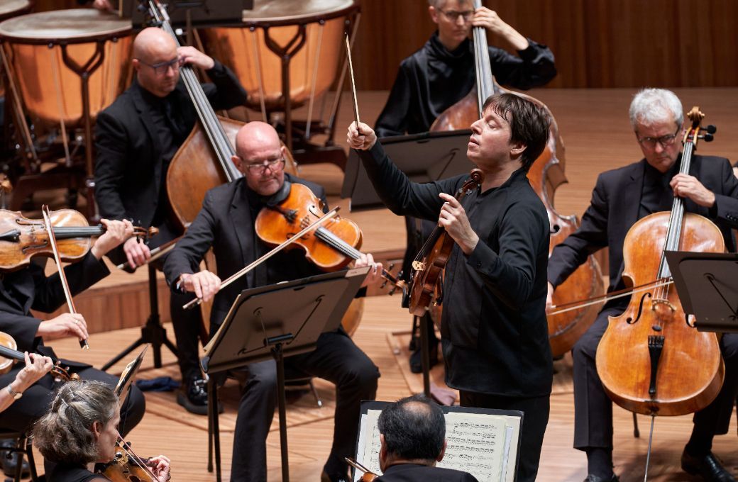 Joshua Bell directs the Academy of St Martin in the Fields &copy; Jay Patel