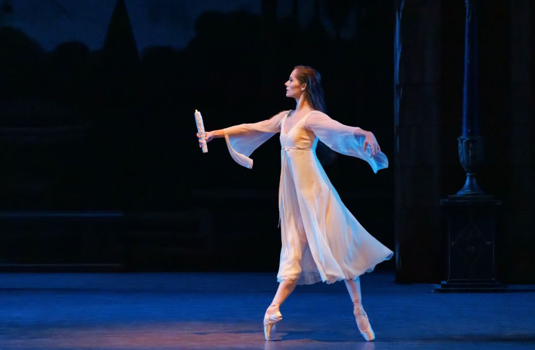 Unity Phelan in George Balanchine's <i>La Sonnambula</i> © Erin Baiano