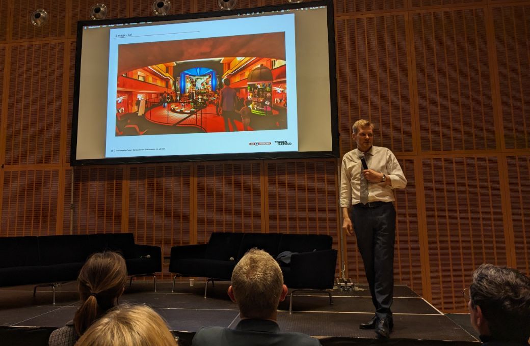 Kasper Holten delivering speech © Opera Europa