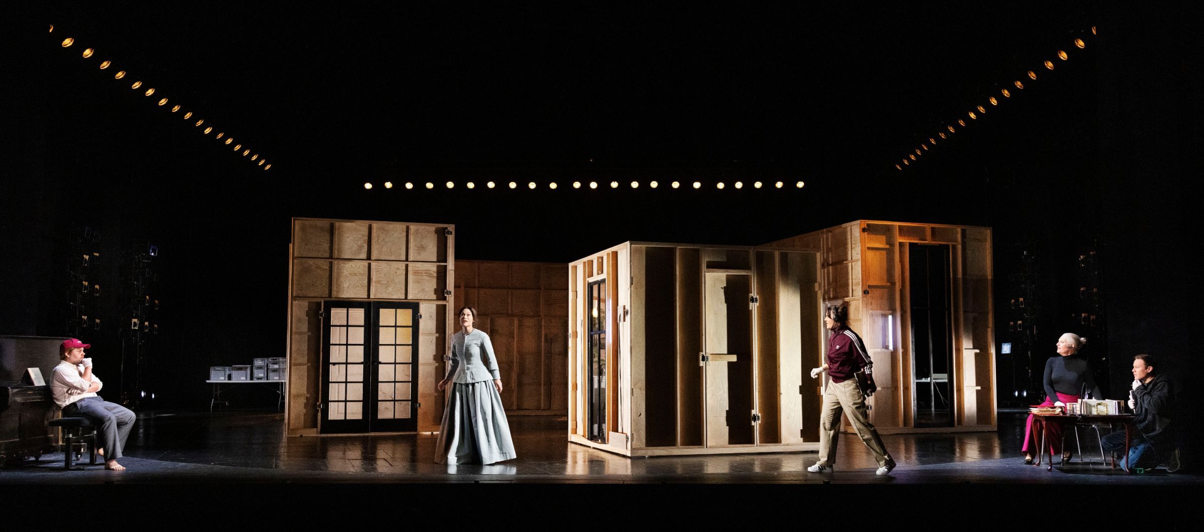 Anthony Almeida’s staging of <i>The Turn of the Screw</i> at Royal Danish Opera © MIklos Szabo