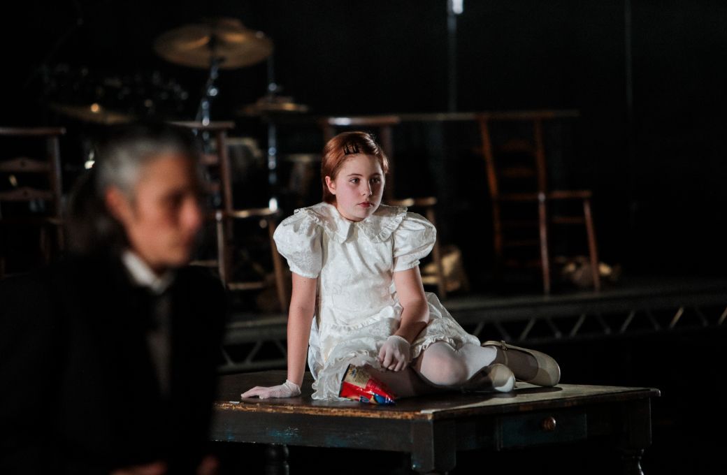 Ellie Poirier-Dolan with Rachel Poirier in <i>M&Aacute;M</i> &copy; Richard Gilligan