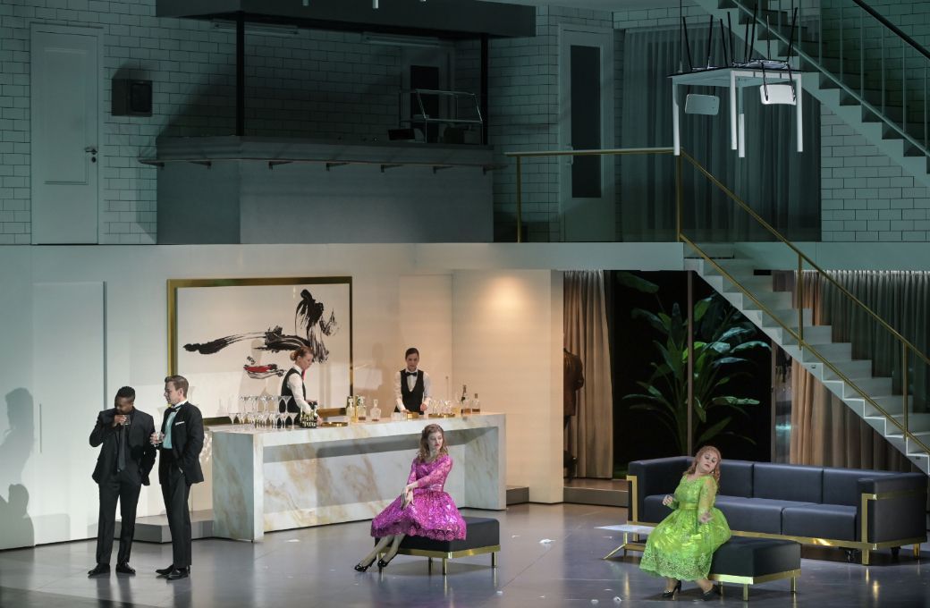 <i>La Cenerentola</i> au Théâtre des Champs-Élysées © Vincent Pontet