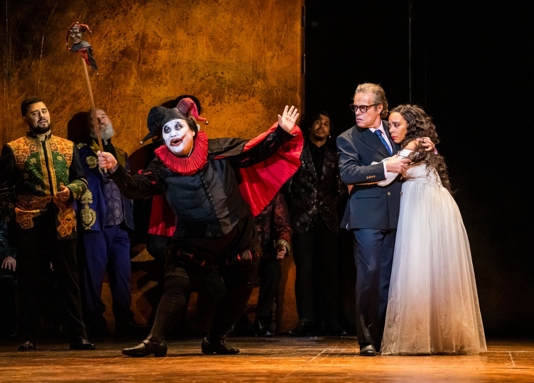 Amartuvshin Enkhbat (Rigoletto) and Fabrizio Beggio (Monterone) &copy; ROH | Tristram Kenton