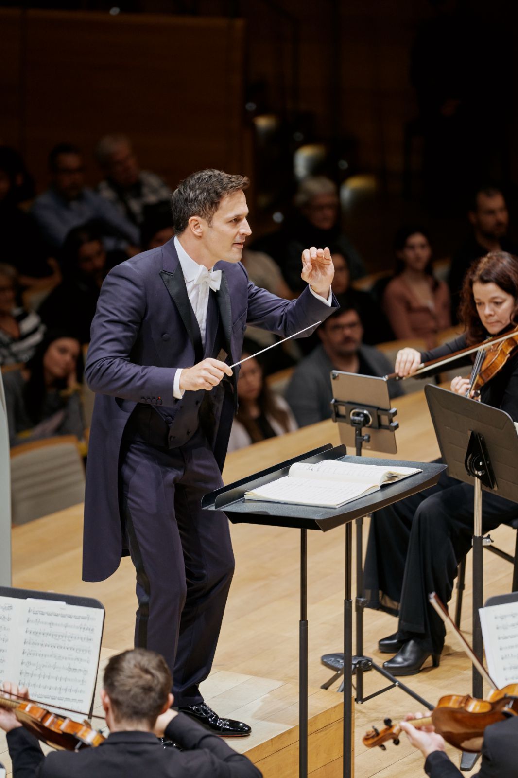 Andreas Ottensamer conducts the Orchestre Métropolitain &copy; François Goupil | Orchestre Métropolitain
