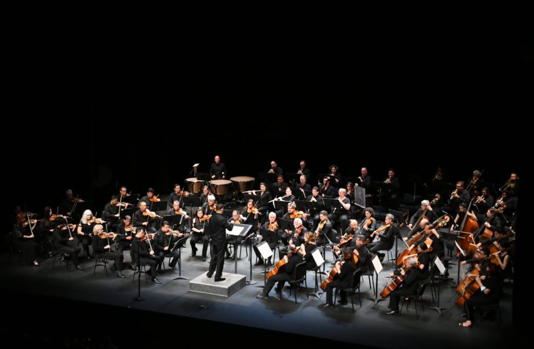 La Orquesta Sinf&oacute;nica del Estado de M&eacute;xico con Rodr&iacute;go Mac&iacute;as al frente &copy; Emmanuel Gallardo
