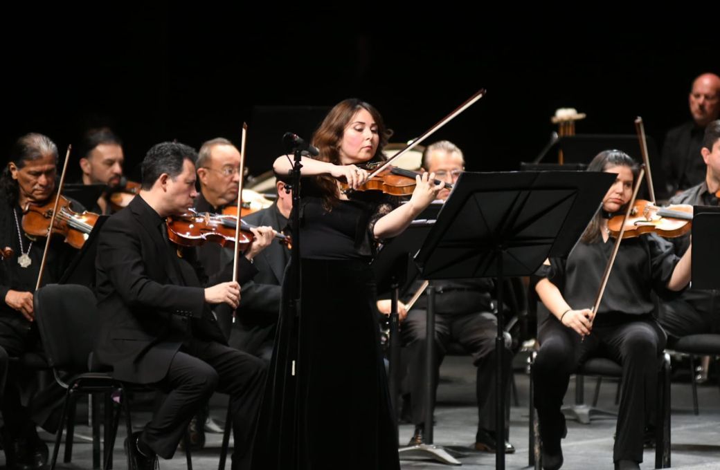 La violinista Nana Babayeva &copy; Emmanuel Gallardo