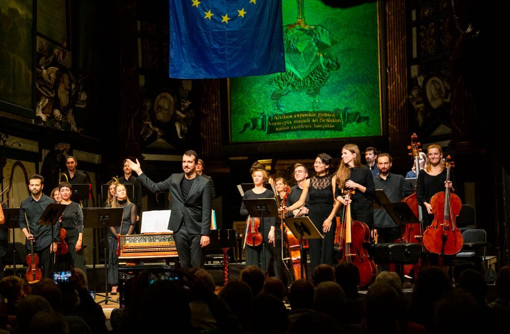 Francesco Corti mit dem European Union Baroque Orchestra © Karolina Maruszak