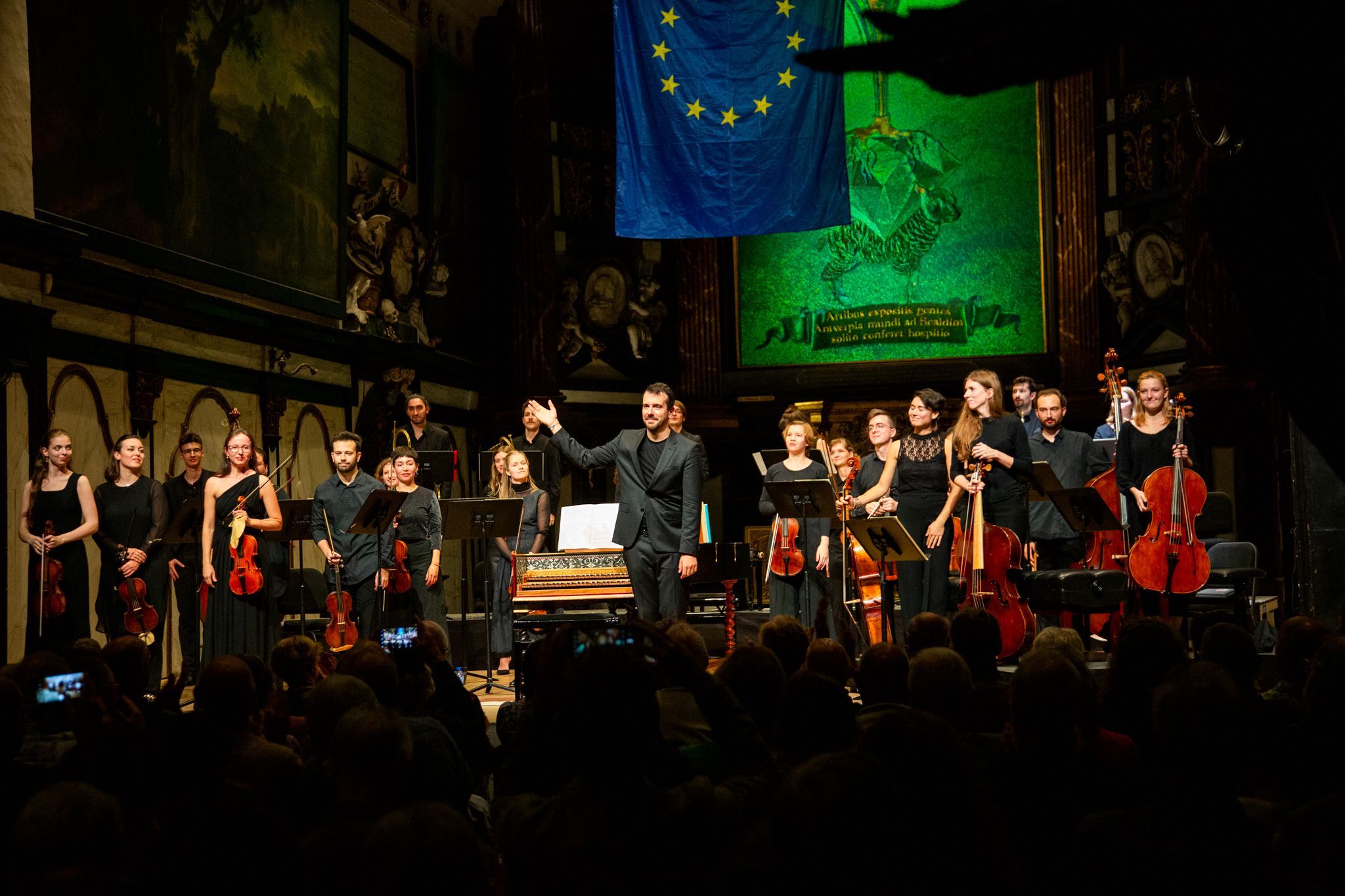 Francesco Corti mit dem European Union Baroque Orchestra © Karolina Maruszak