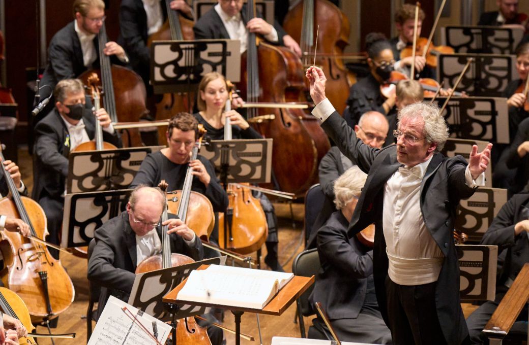 Franz Welser-M&ouml;st conducts The Cleveland Orchestra &copy; Roger Mastroianni, courtesy of The Cleveland Orchestra