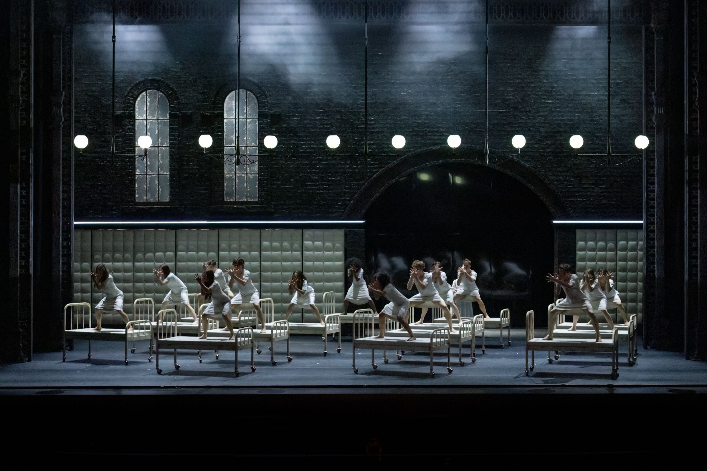 Kansas City Ballet in Val Caniparoli's <i>Jekyll and Hyde</i> © Brett Pruitt & East Market Studios