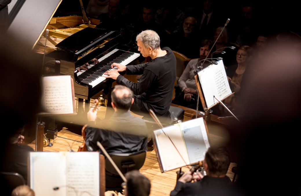 Brad Mehldau and the Prague Radio Symphony Orchestra © Vojtěch Brtnický
