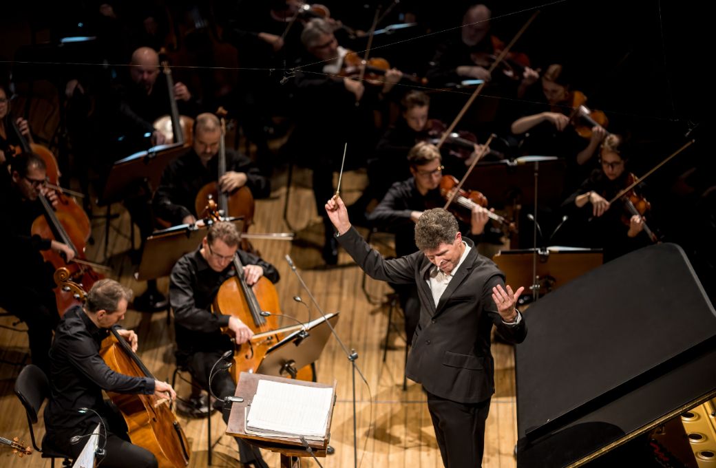 Clark Rundell conducts the Prague Radio Symphony Orchestra &copy; Vojtěch Brtnick&yacute;