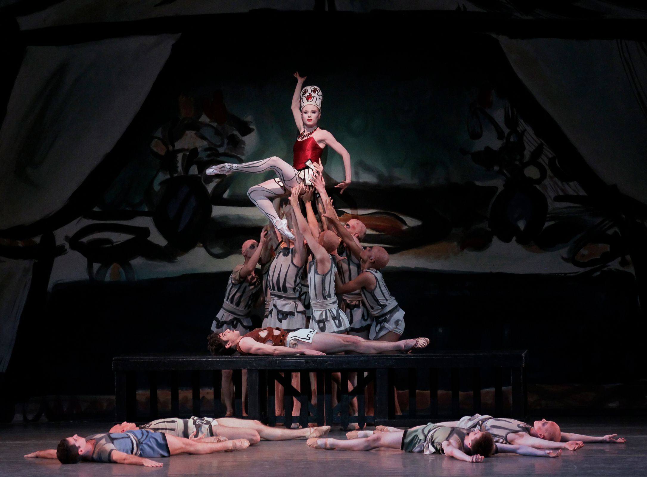 Sara Mearns as the Siren with NYCB in <i>Prodigal Son</i> © Paul Kolnik