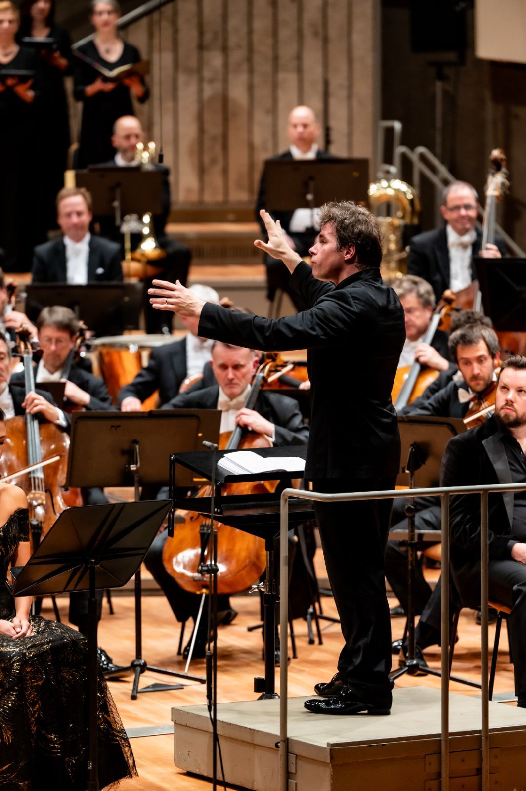 Jakub Hrůša dirigiert Dvořáks <i>Stabat Mater</i> &copy; Bettina Stöß | Berliner Philharmoniker