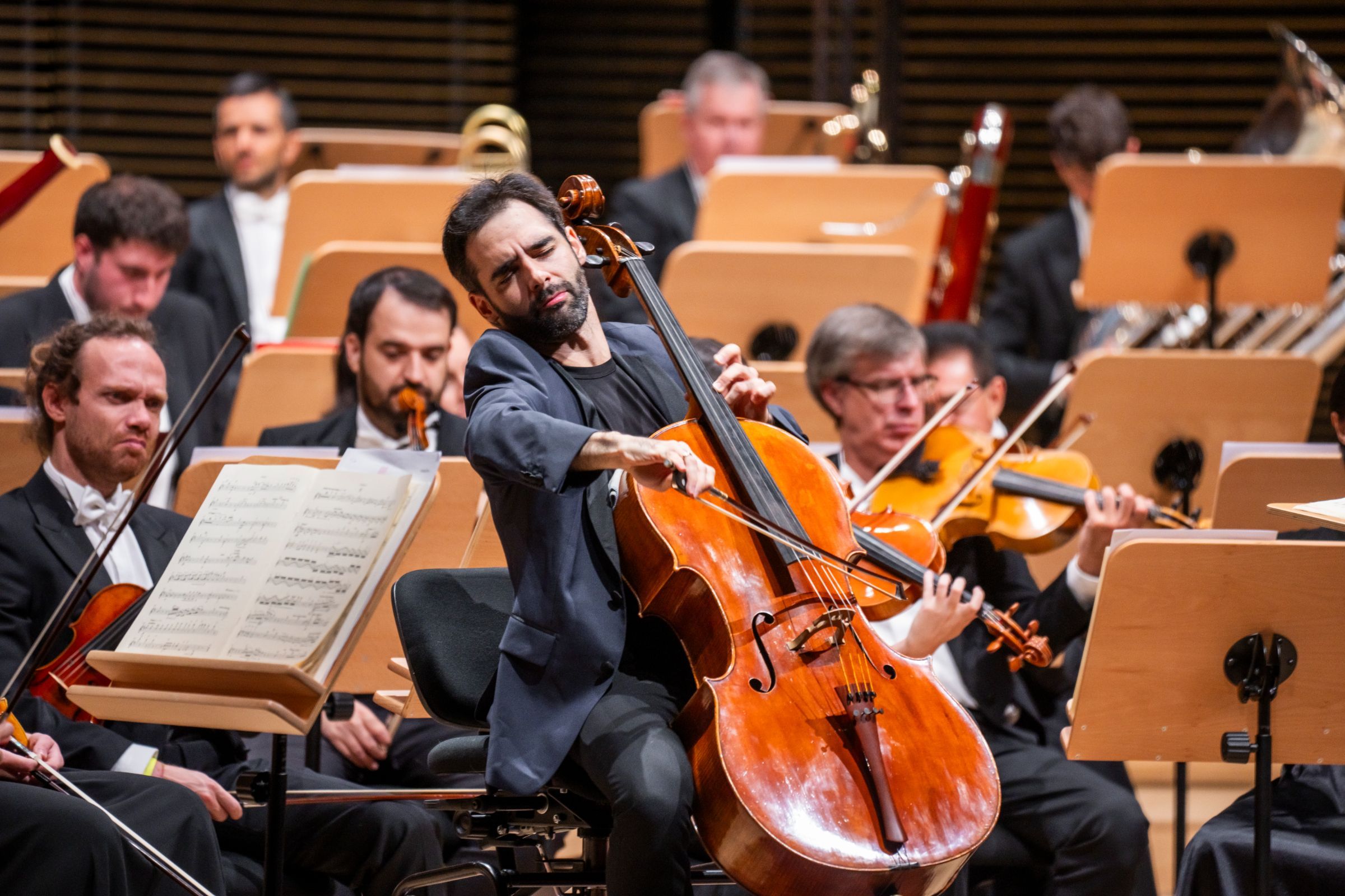 Pablo Ferrández and the Orquesta Titular del Teatro Real © Chris Lee