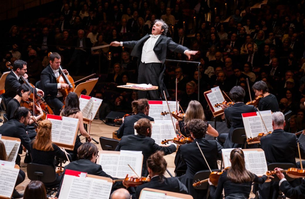 Juanjo Mena conducts the Orquesta Titular del Teatro Real © Chris Lee
