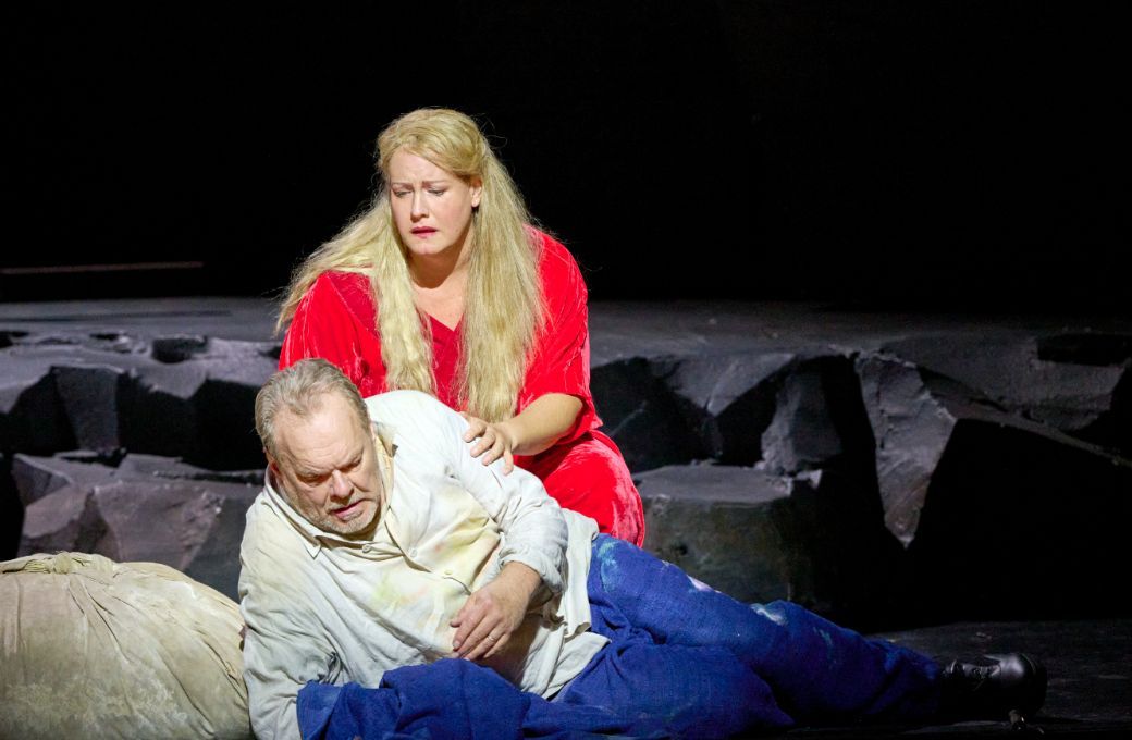 Michael Volle (Barak the Dyer) and Elza van den Heever (Empress) &copy; Wiener Staatsoper | Michael P&ouml;hn