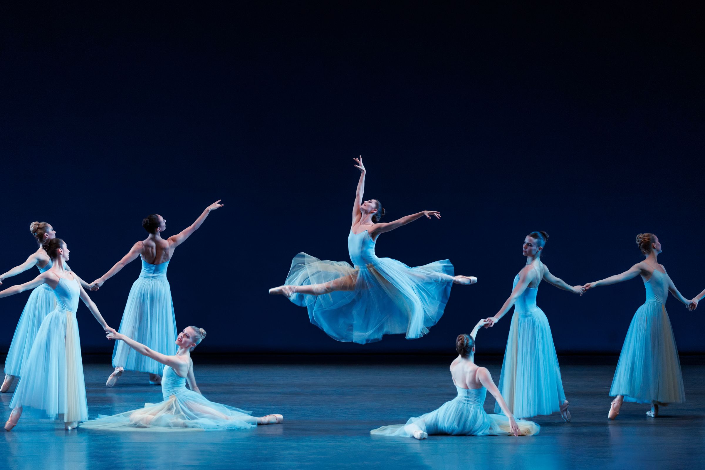 Unity Phelan in George Balanchine's <i>Serenade</i> © Erin Baiano