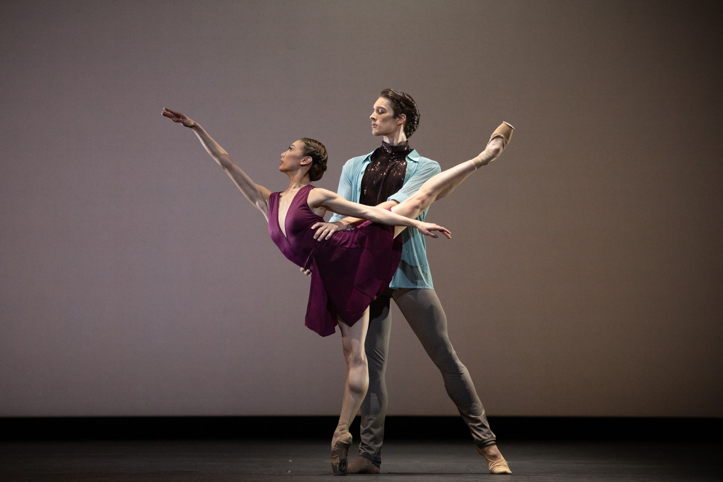 Mariko Sasaki and Lukas Bjørneboe Brændsrød in Valentino Zucchetti's <i>Anemoi</i> &copy; Alice Pennefather