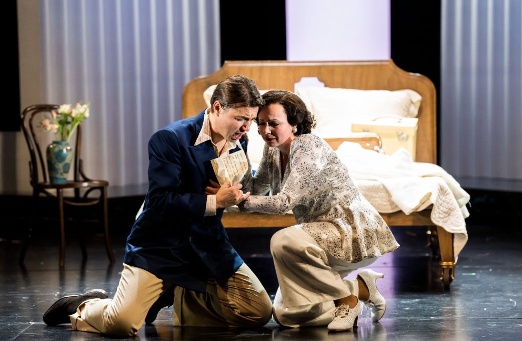 Sébastien Guèze (Ruggero) and Galina Averina (Magda) © Tristram Kenton