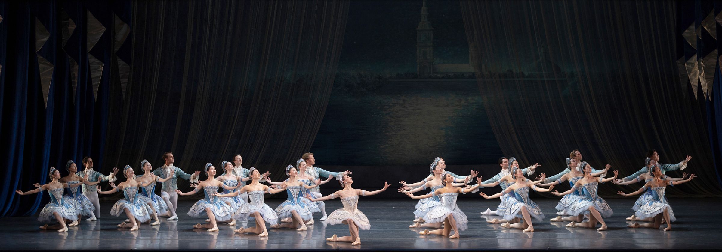 Isabella Boylston and American Ballet Theatre in George Balanchine's <i>Ballet Imperial</i> © The George Balanchine Trust, Rosalie O'Connor