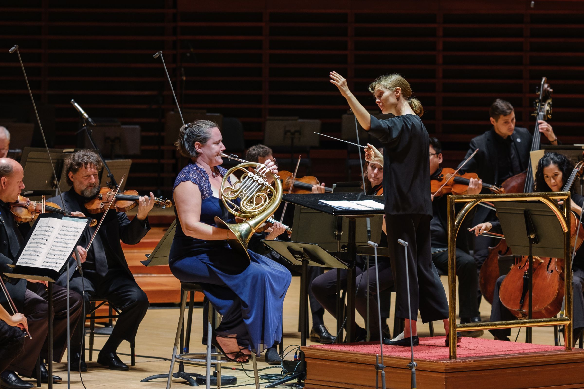Jennifer Montone, Mirga Gražinytė-Tyla and the Philadelphia Orchestra © Jeff Fusco