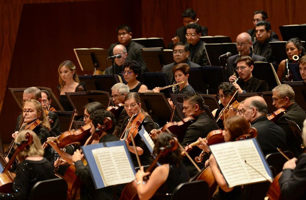 La Orquesta Filarm&oacute;nica Ciudad de M&eacute;xico durante el concierto del 45&ordm; aniversario &copy; OFCM