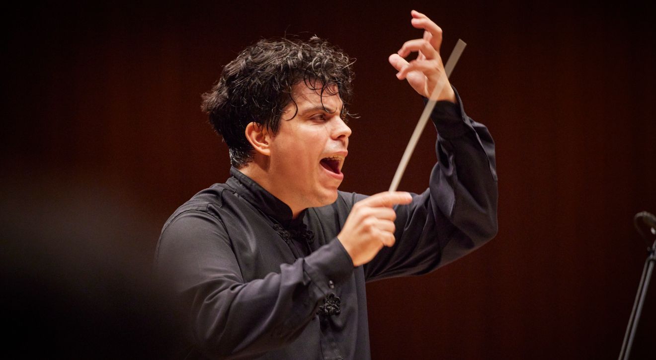 Chief Conductor Andrea Battistoni &copy; Takafumi Ueno