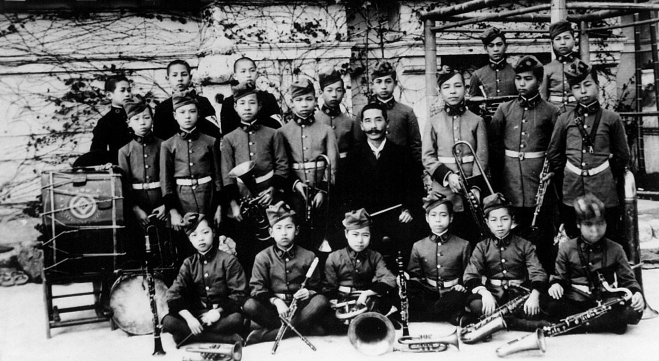 Ito Gofukuten Boys Music Band in 1913, predecessor of the Tokyo Phil