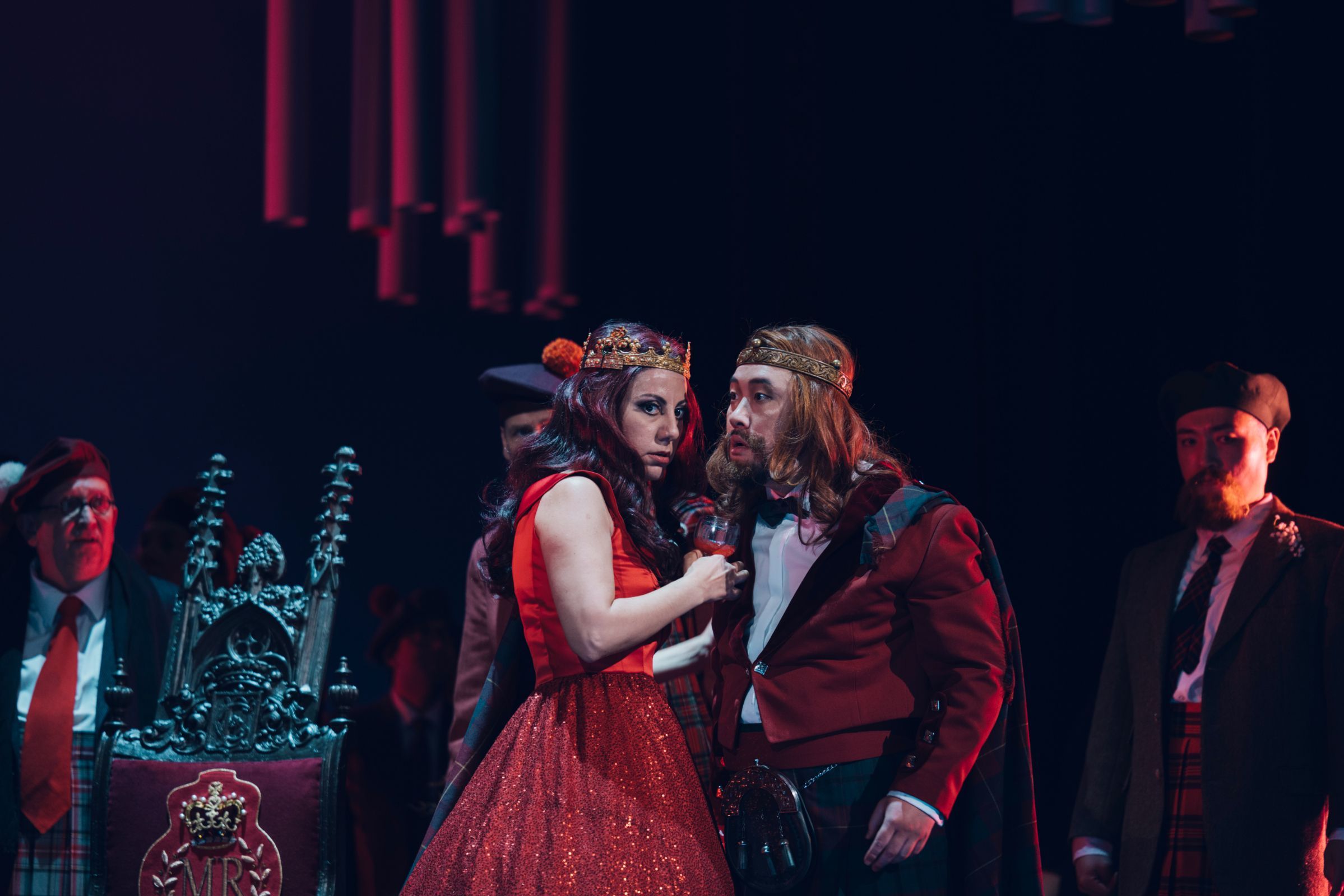 Astrik Khanamiryan (Lady Macbeth) und Leonardo Lee (Macbeth) © Eike Walkenhorst