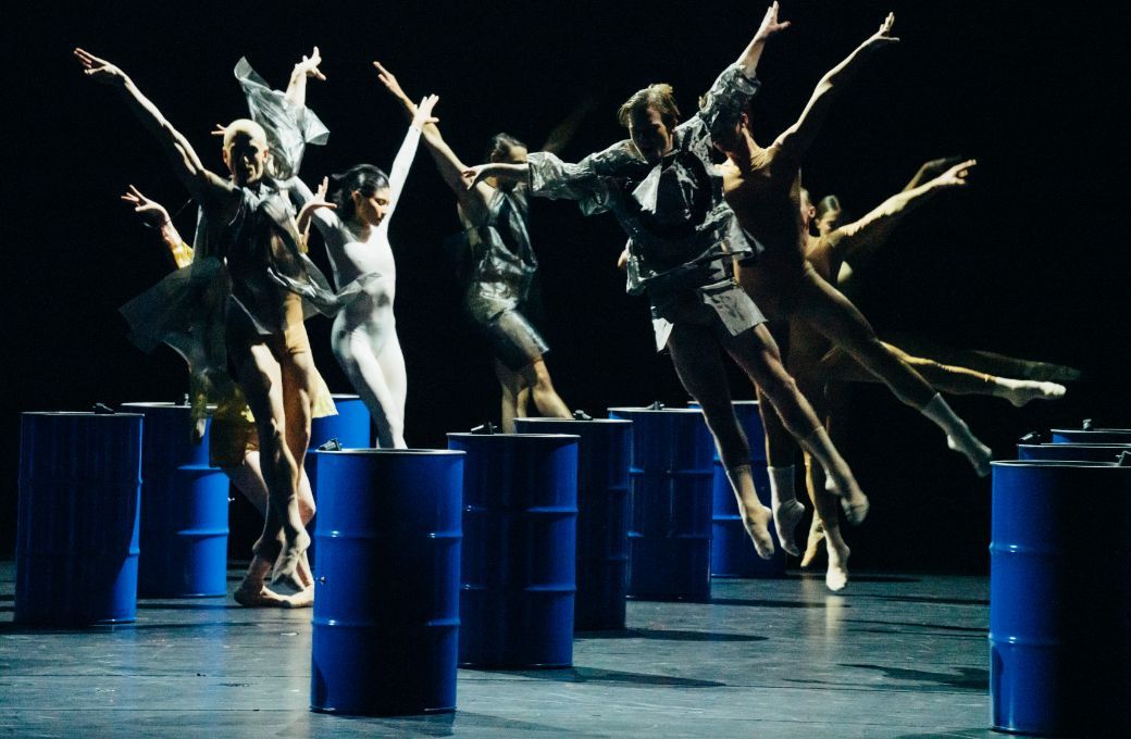 Opera Ballet Vlaanderen in Richard Siegal's <i>New Ballet m&eacute;canique</i> &copy; Filip van Roe