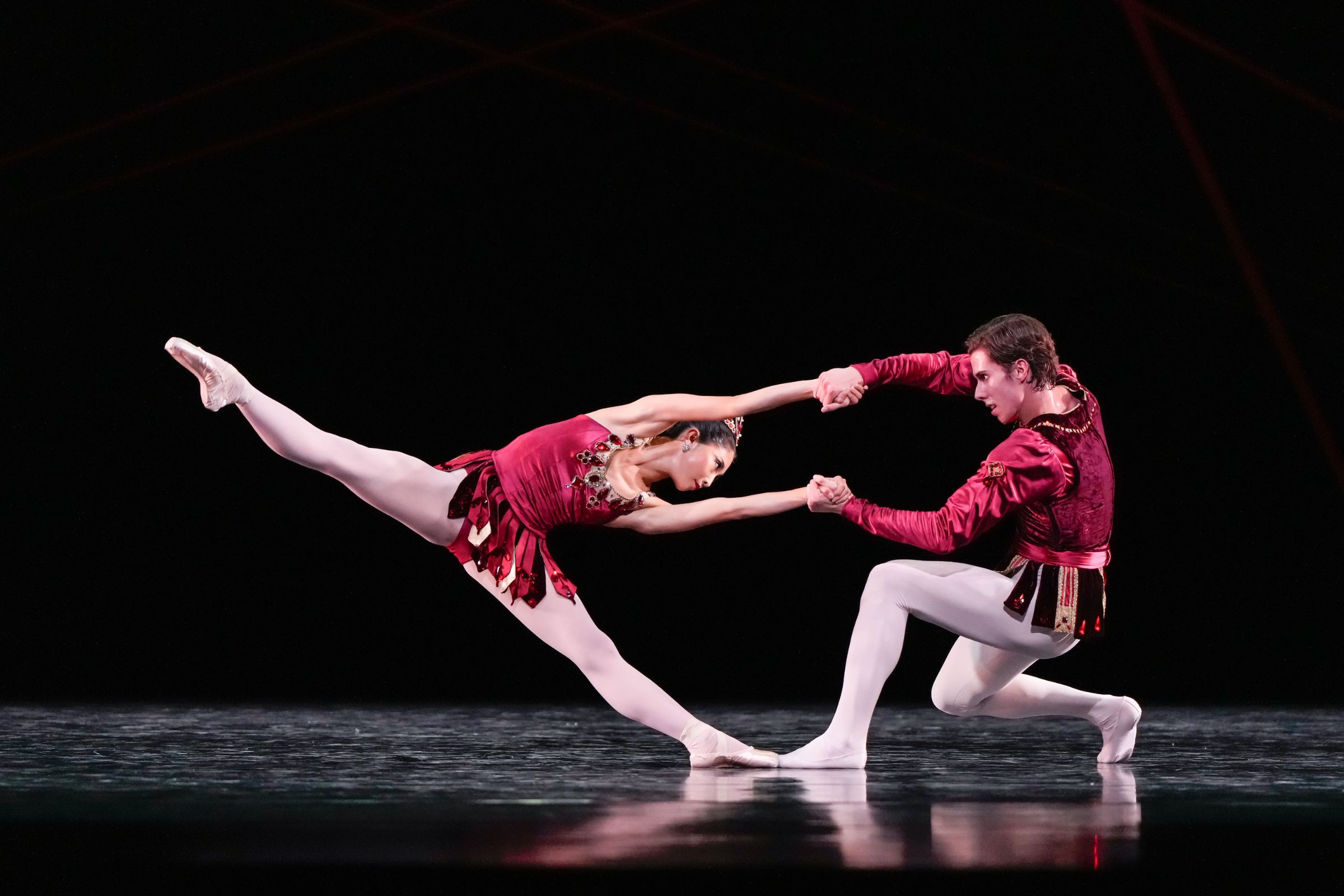 Futaba Ishizaki and Daniele Bonelli in George Balanchine's <i>Rubies</i> &copy; Roman Novitsky