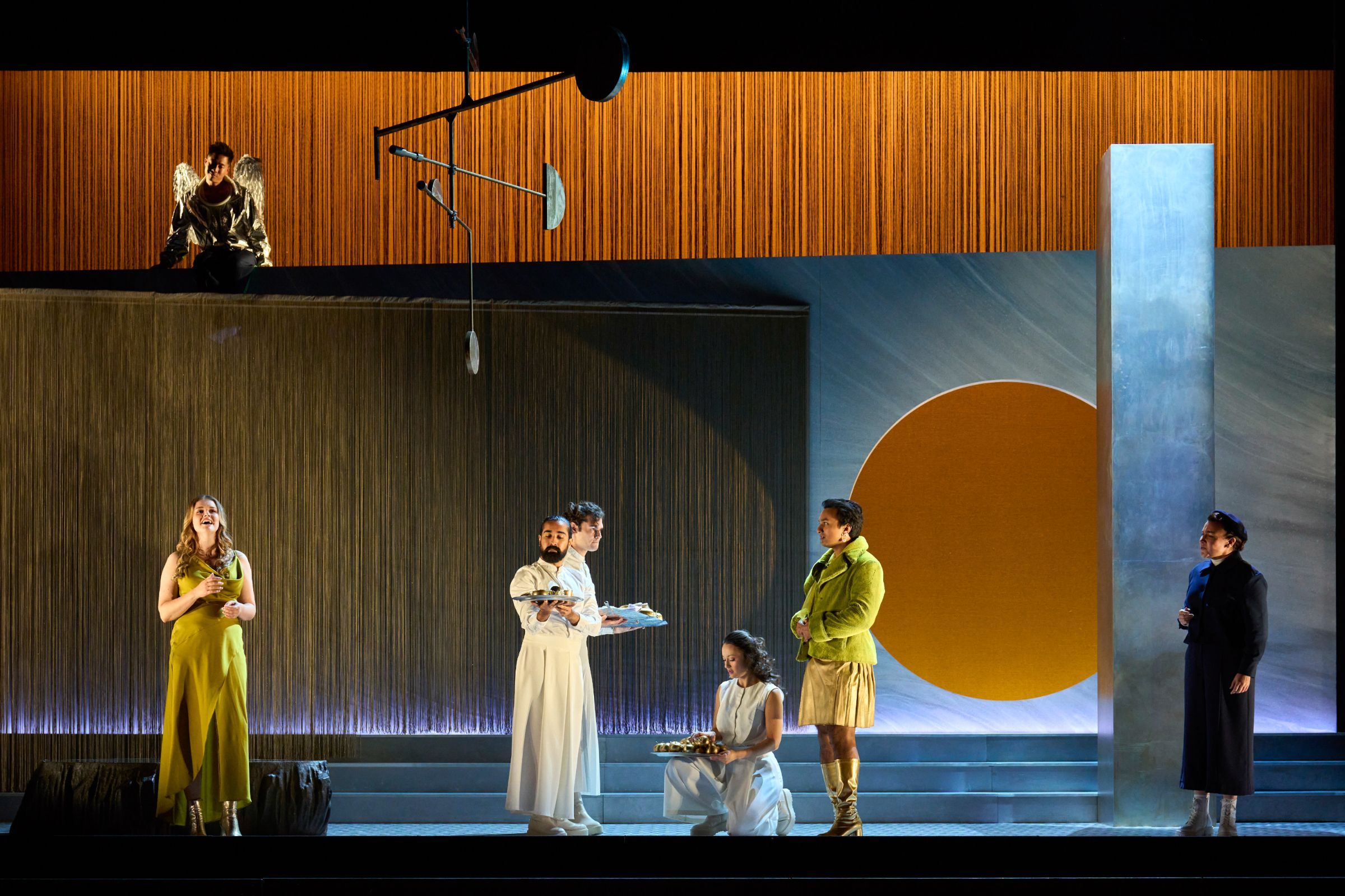 Jessica Cale, Keith Pun, Sandeep Gurrapadi, Zahid Siddiqui, Amy J Payne &copy; Richard Hubert Smith