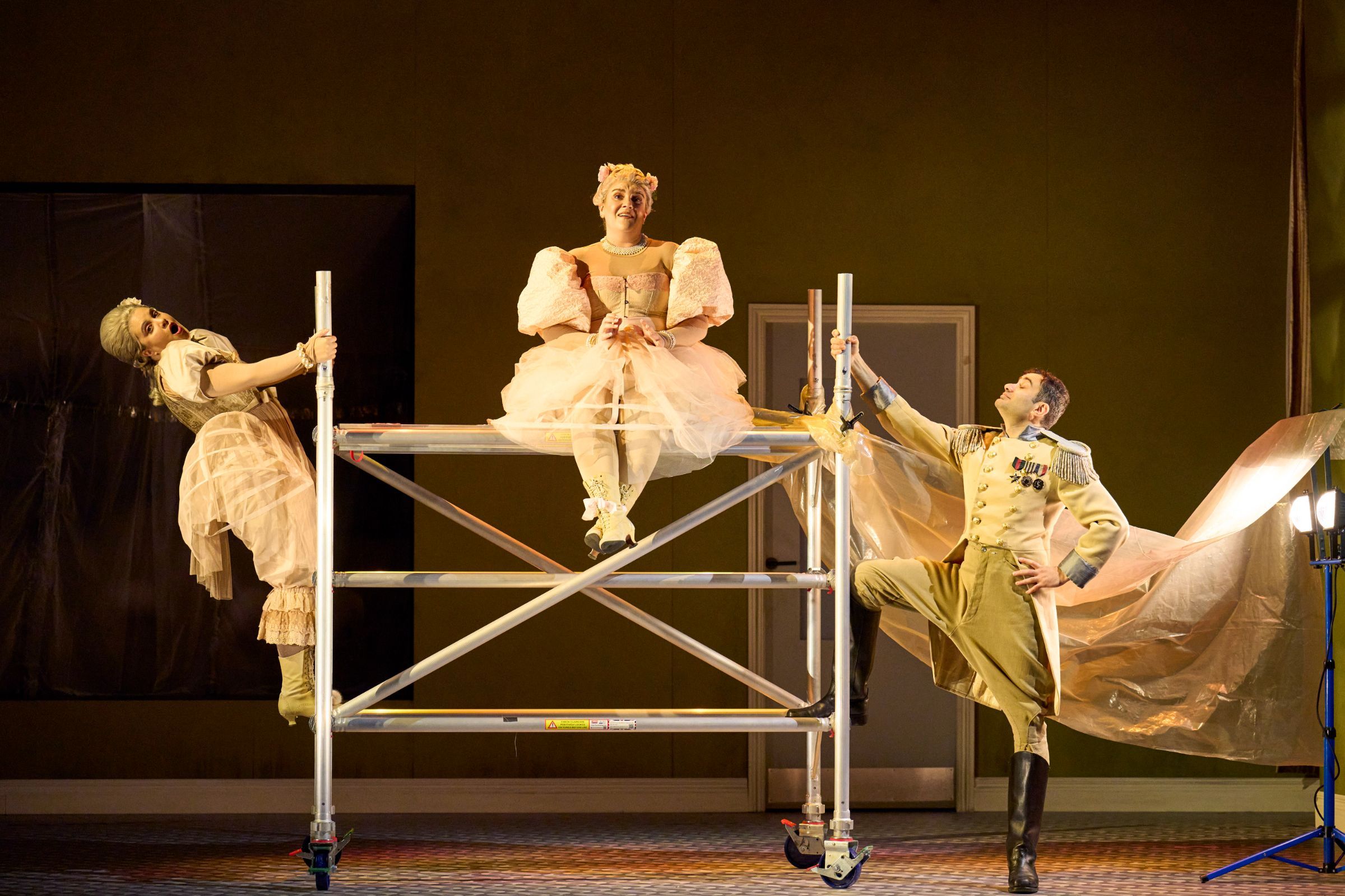 Nazan Fikret (Clorinda), Lauren Young (Tisbe), Arshak Kuzikyan (Don Magnifico) &copy; Richard Hubert Smith