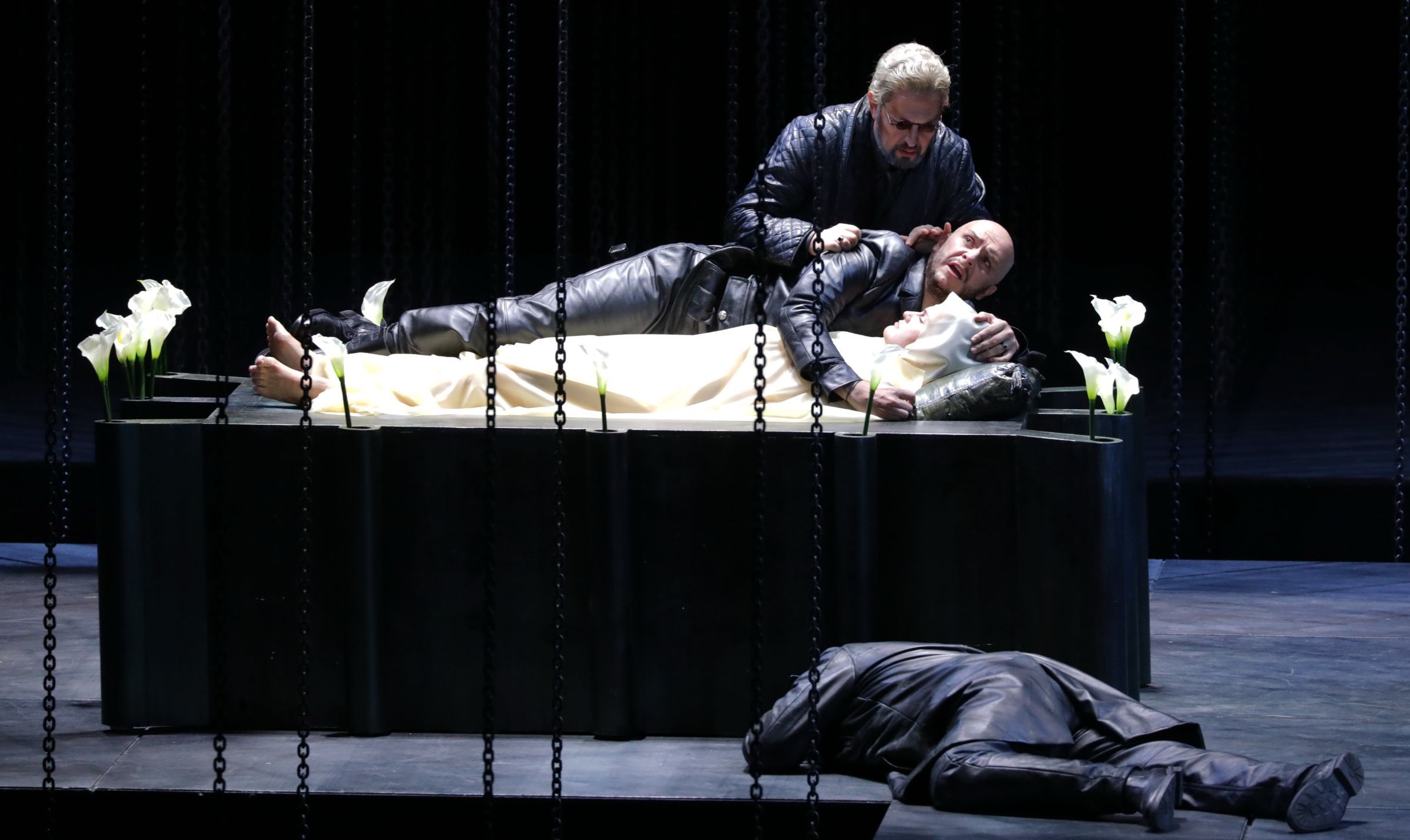 Evgeny Stavinsky (Archibaldo), Roman Burdenko (Manfredo), Chiara Isotton (Fiora) &copy; Teatro alla Scala | Brescia e Amisano