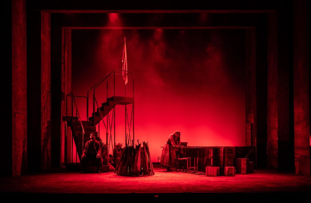 <i>L'Aube rouge</i> © Clive Barda | ArenaPAL