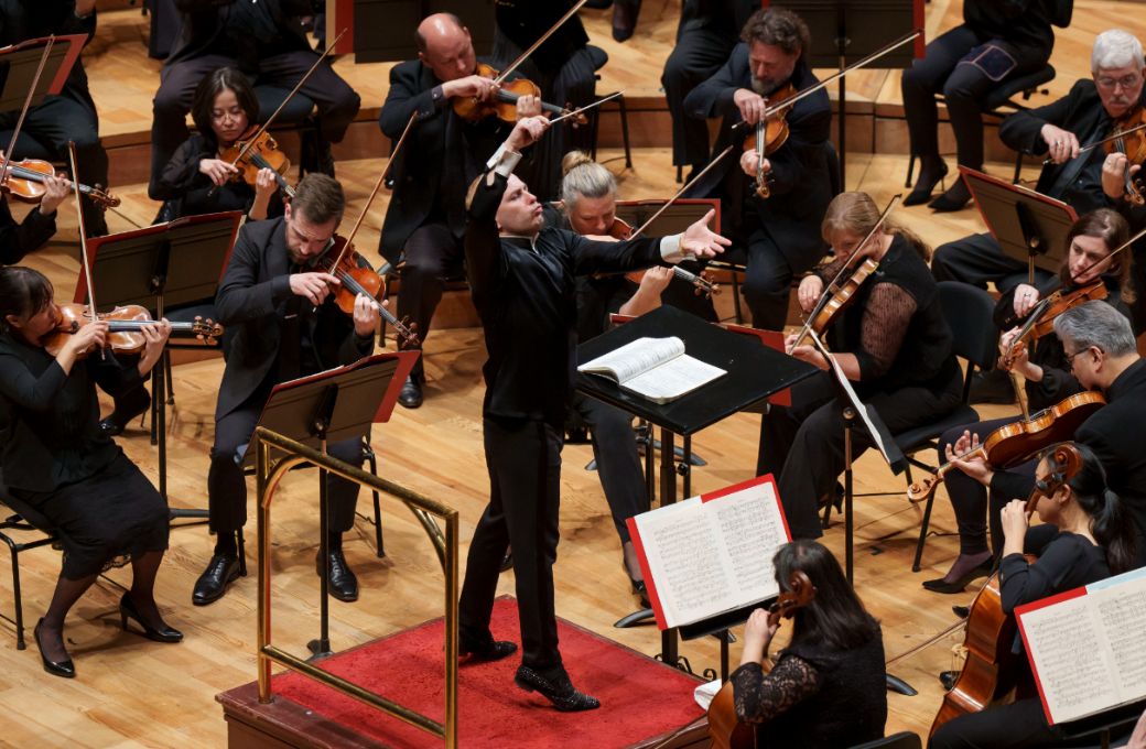 Yannick Nézet-Séguin dirige le Philadelphia Orchestra à la Philharmonie de Paris © Todd Rosenberg