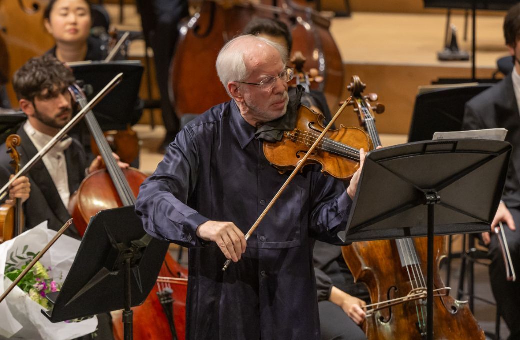 Gidon Kremer beim Abonnementkonzert der Staatskapelle Berlin in der Staatsoper Unter den Linden &copy; Peter Adamik