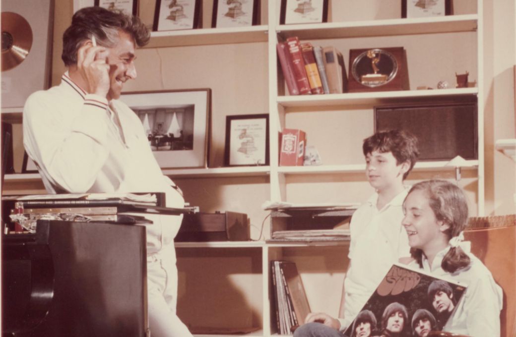 Leonard with Alexander and Jamie Bernstein, Connecticut, 1966 &copy; Leonard Bernstein Collection, Library of Congress