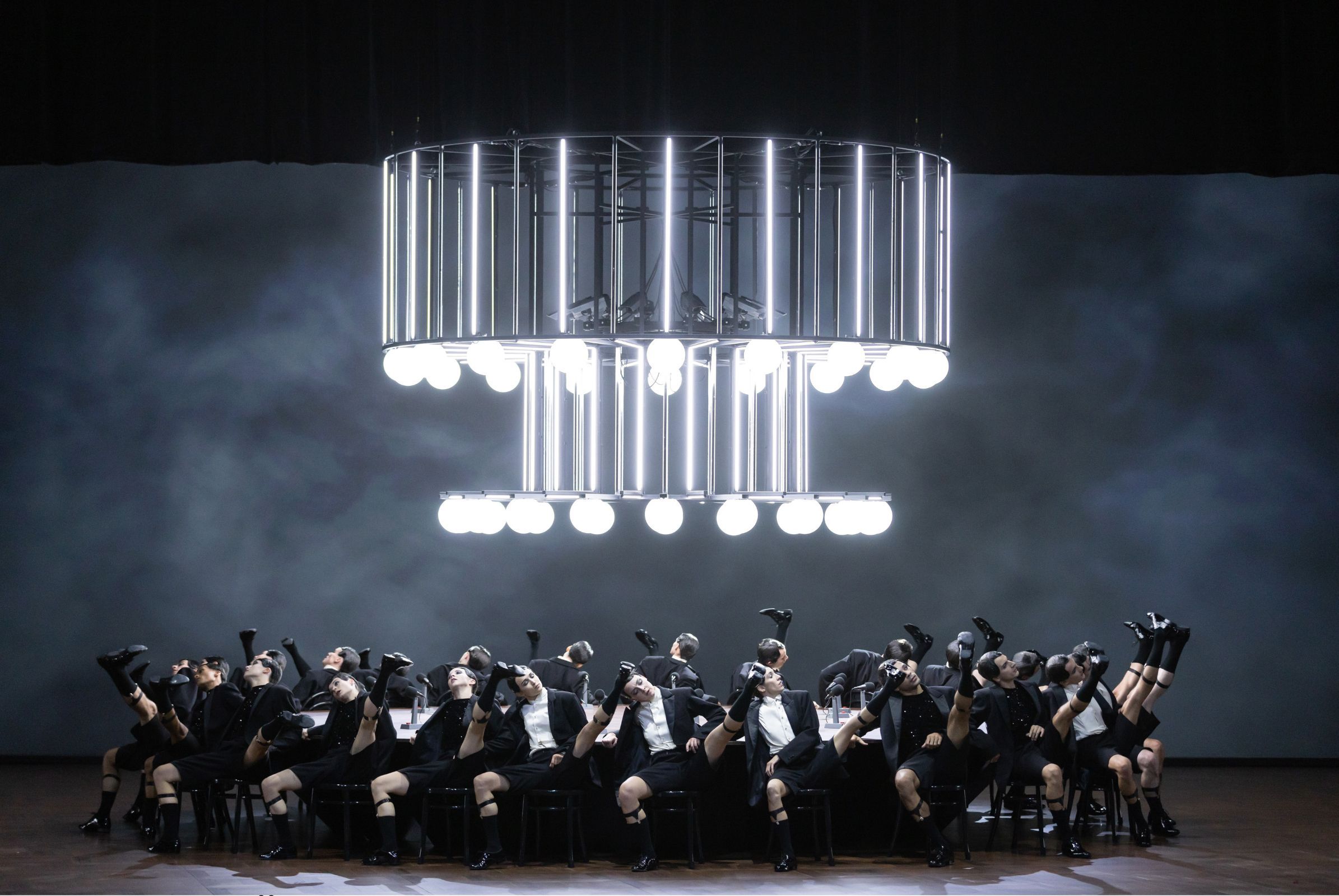 Ballett Zürich in Marcos Morau's <i>Nachtträume</i> © Gregory Batardon