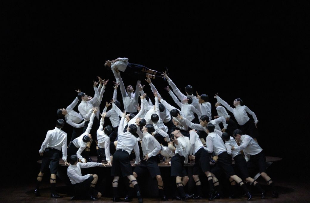 Ballett Zürich in Marcos Morau's <i>Nachtträume</i> © Gregory Batardon
