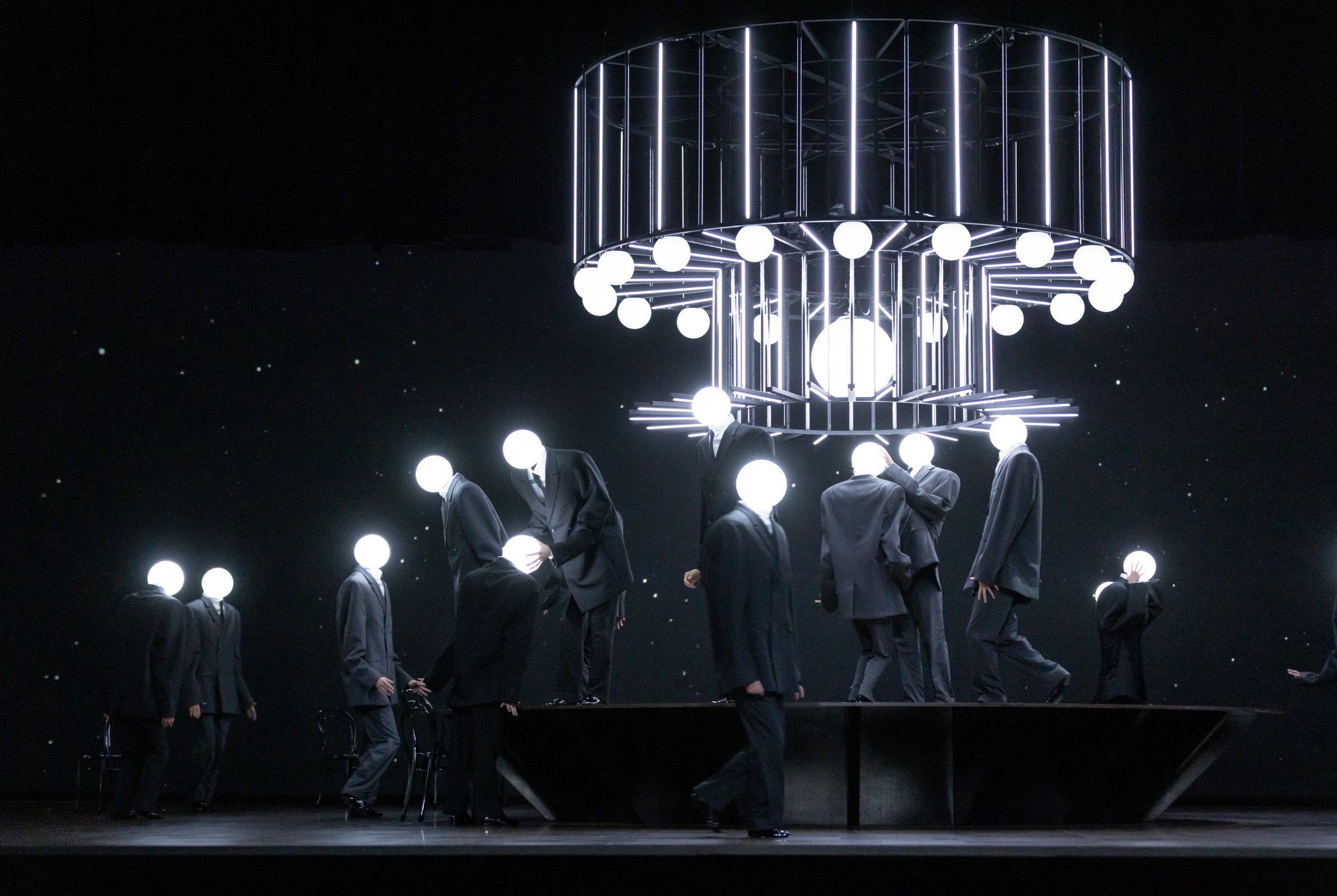 Ballett Zürich in Marcos Morau's <i>Nachtträume</i> © Gregory Batardon