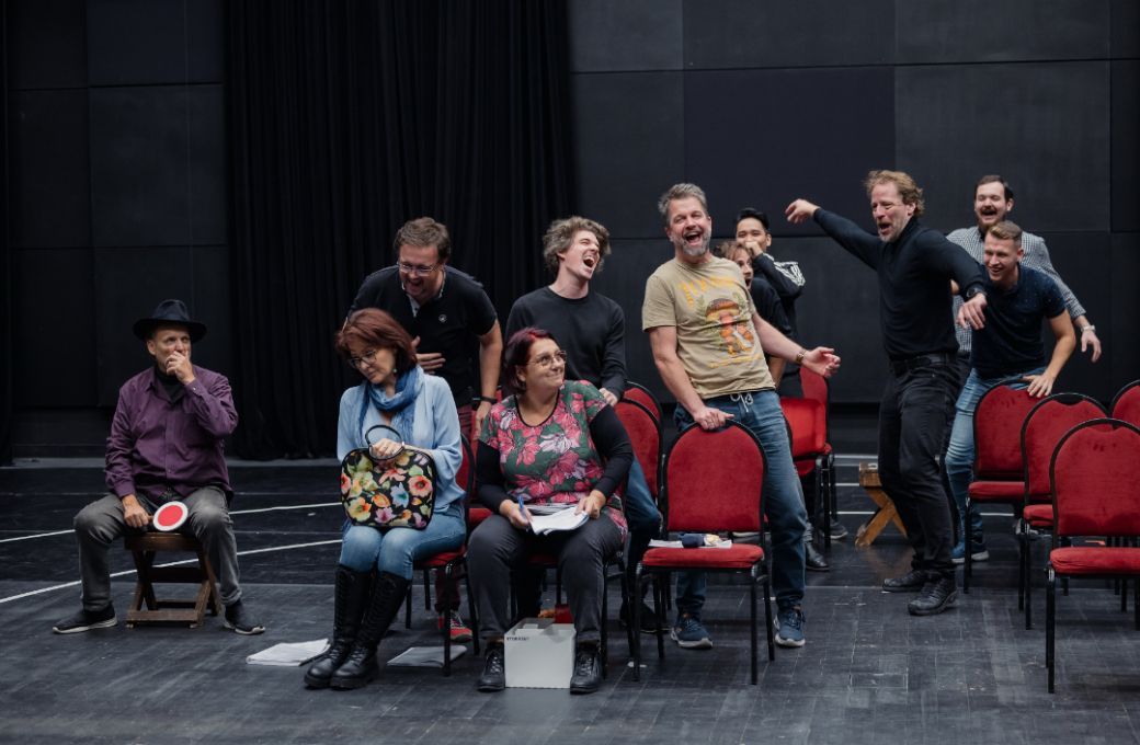 The cast of <i>Valuska</i> in rehearsal © Valter Berecz