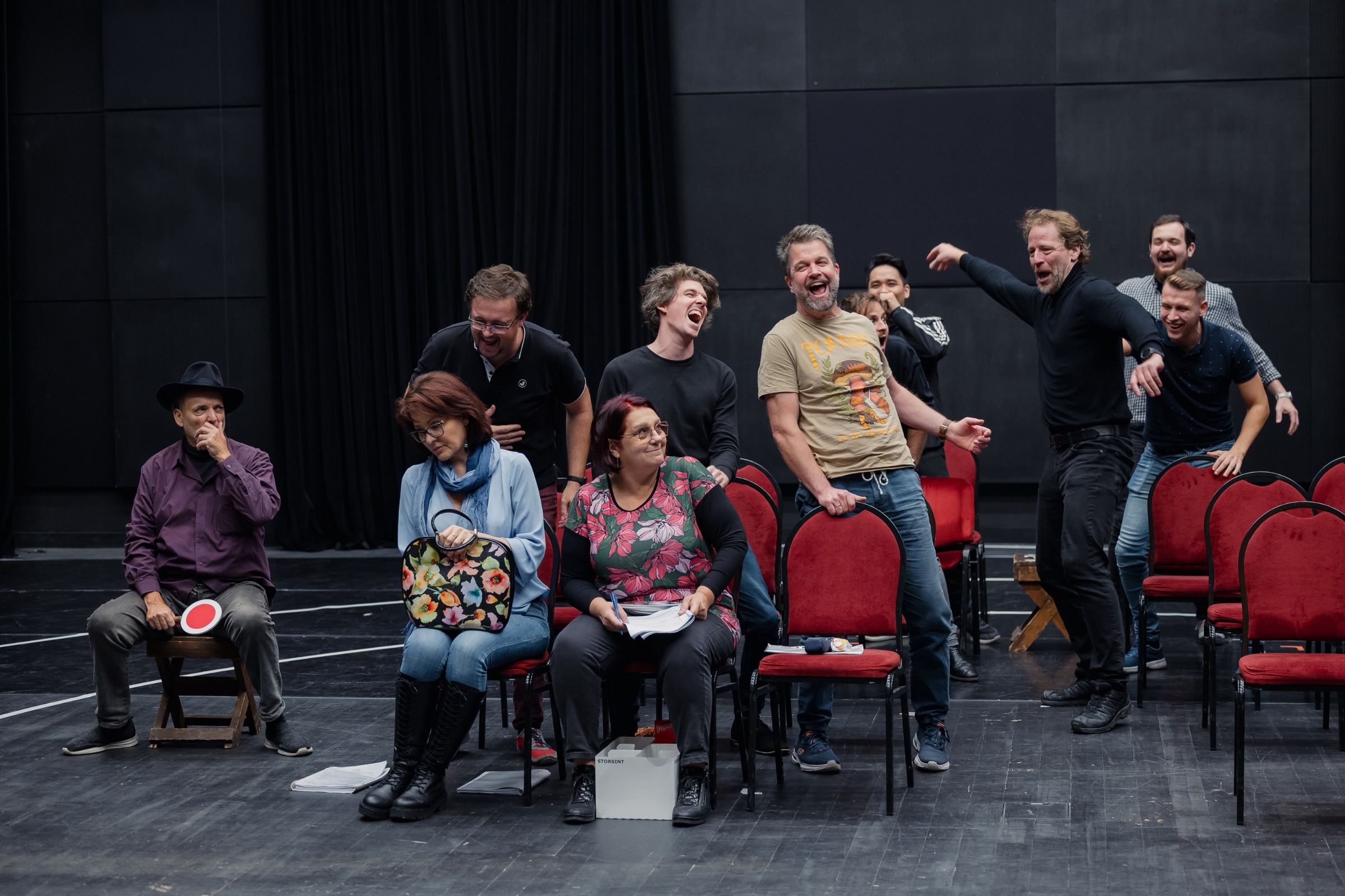 The cast of <i>Valuska</i> in rehearsal © Valter Berecz